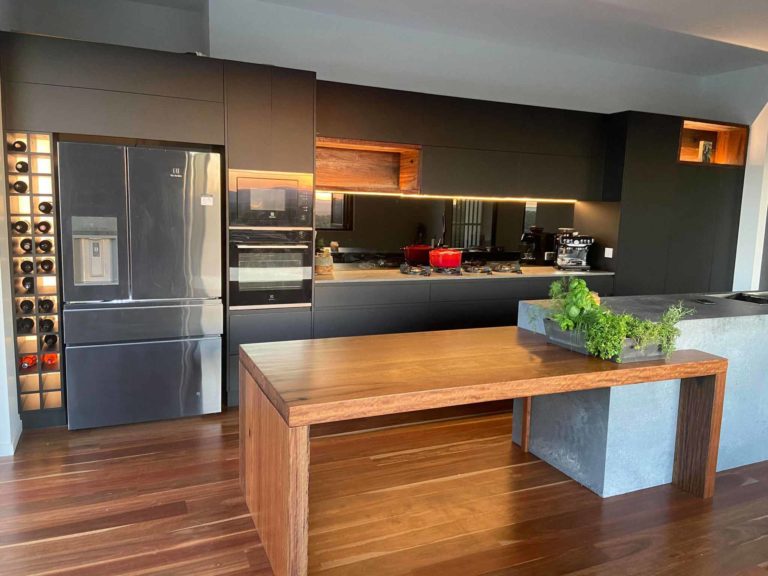 Contemporary Style Kitchen — Askin Cabinets in Caloundra, QLD